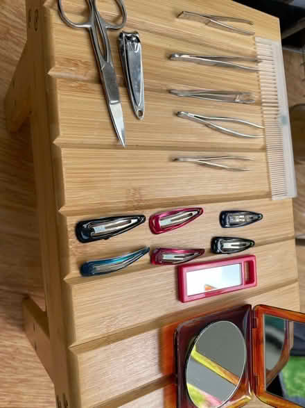 Photo of free Tweezers clippers hair grips mirrors (Oxford-Freegle CGA OX4) #2