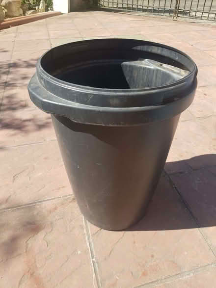 Photo of free Refuse bin (Staines-upon-Thames TW18) #2