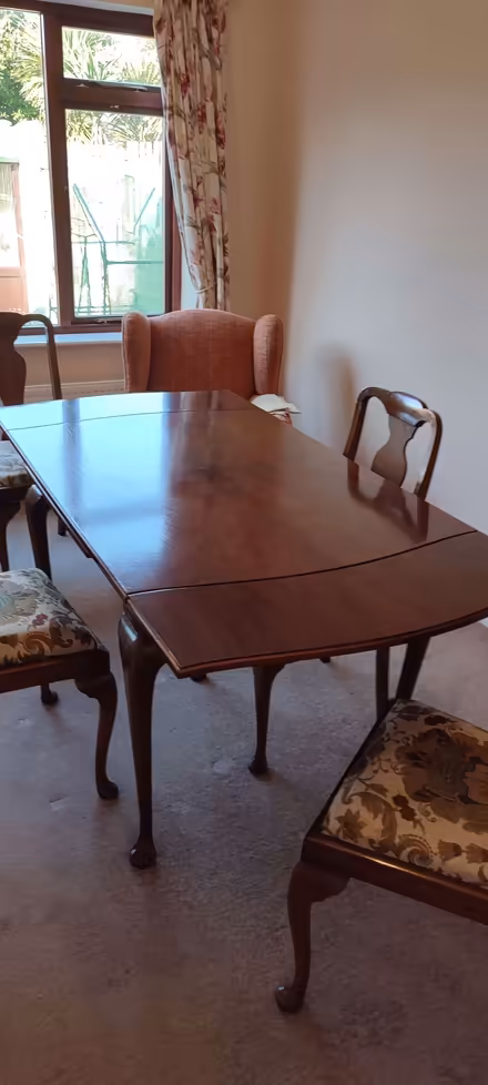 Photo of free Dark wood, double extender dining table + 4 chairs (Sigglesthorne HU11) #4