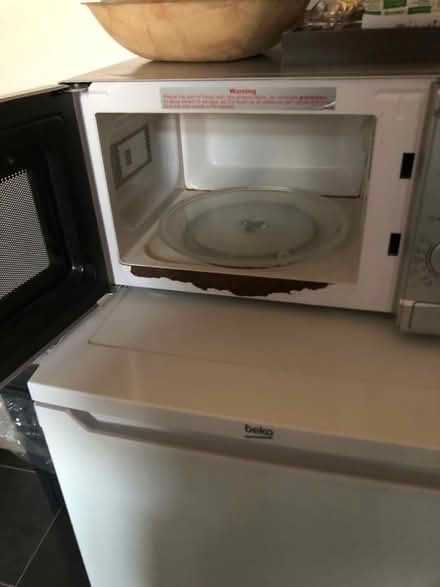 Photo of free Microwave (E3 near Devons road DLR) #2