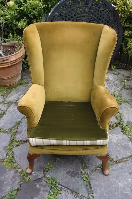 Photo of Wing back chair (Sweeny Mountain SY10) #1
