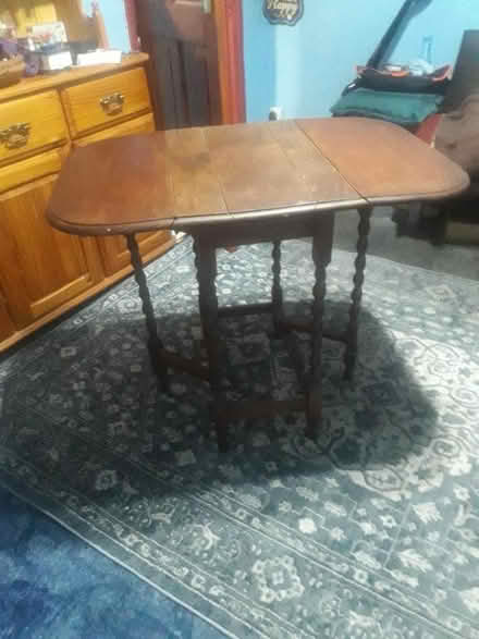 Photo of free Gate leg table (Horsham RH12) #1