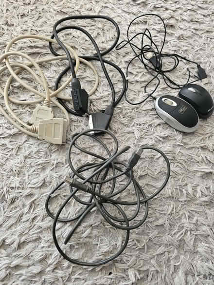 Photo of free Computer mouse and cables (E1 Tower Hamlets) #2