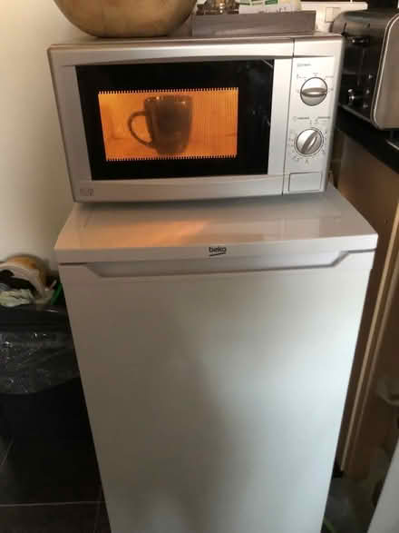 Photo of free Microwave (E3 near Devons road DLR) #1