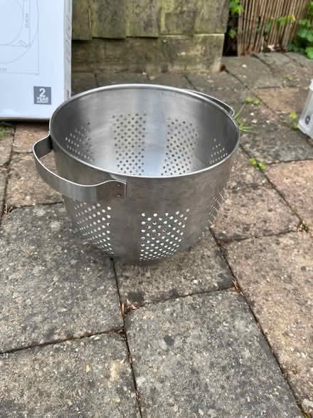 Photo of free Large metal colander (Shippon OX14) #1