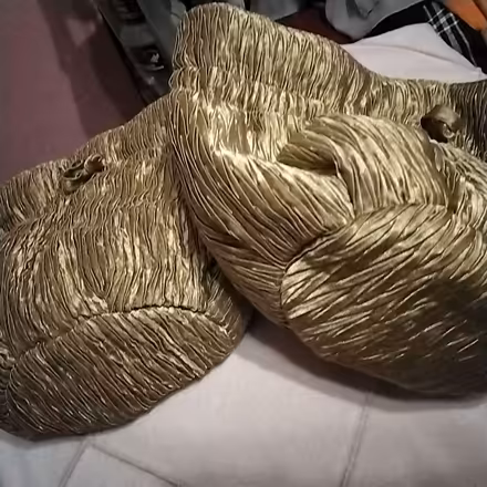 Photo of free 2 ladies gold makeup bags (Marton Bank FY3) #2