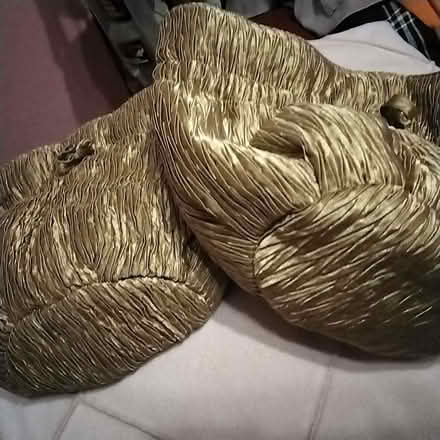 Photo of free 2 ladies gold makeup bags (Marton Bank FY3) #2