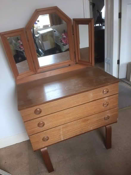 Photo of free Dressing Table for up cycling (Wilmslow SK9) #2