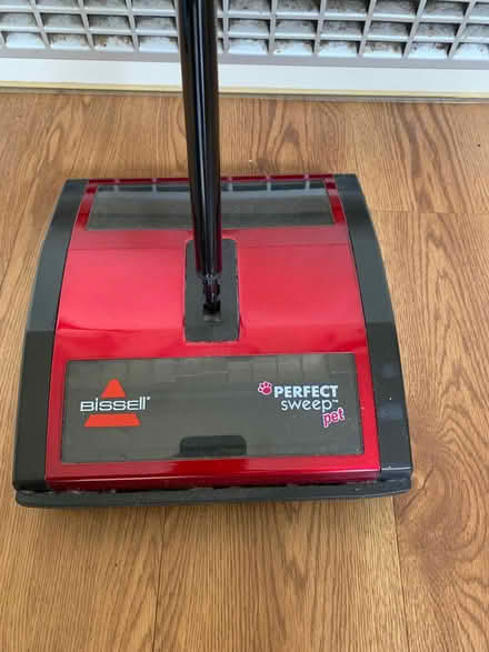 Photo of free Floor/Carpet Sweeper (Bussage GL6) #2