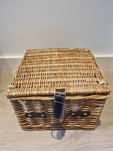 Photo of free Wicker hamper basket (Chester CH1) #1