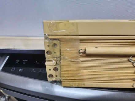 Photo of free Wooden venetian blind (Wigmore HR6) #2