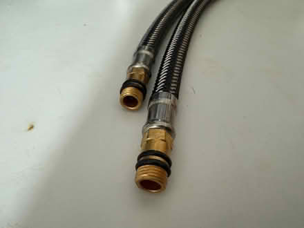 Photo of free 2x 60cm M10 to 3/8” kitchen tap hose (Round Hill BN2) #3