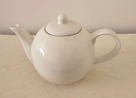 Photo of free Assorted Crockery (Woodley RG5) #1