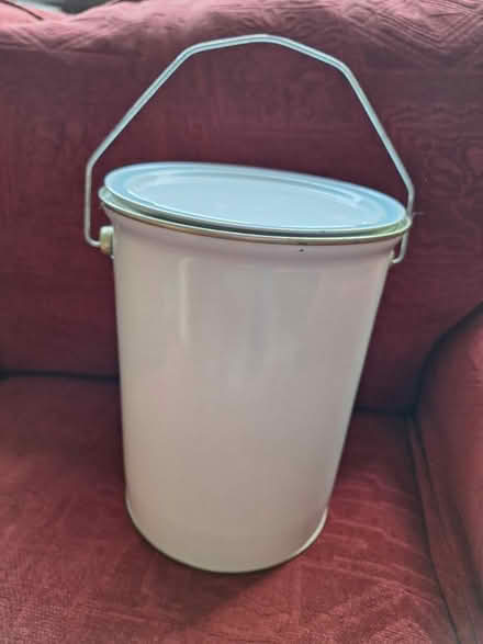 Photo of free New paint tin (Bexhill) #1