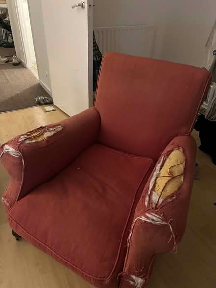 Photo of free Red armchair, damaged arms (N16) #1