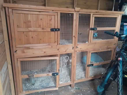 Photo of free Large rabbit hutch excellent condition (Bishopton Hamlet CV37) #3