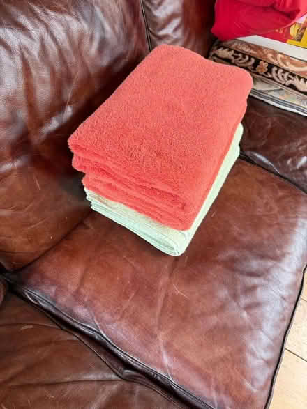 Photo of free 4 large towel Never used (Cumnor OX2) #2