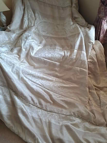 Photo of free Quality Double Bed Bedspread/ Comforter (Southport PR8) #1