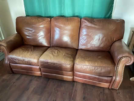 Photo of free Leather recliner sofa - in great condition (Latchingdon CM3) #1