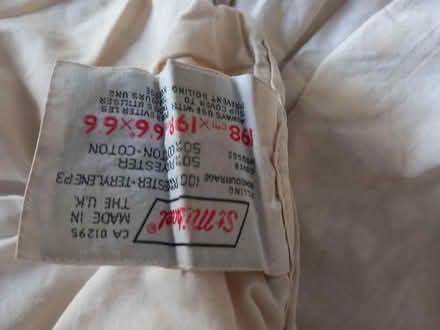 Photo of free Double bed duvet (Leatherhead KT22) #2