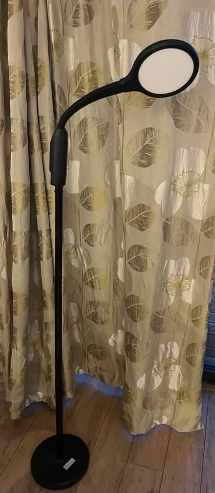 Photo of free wireless Lamp (Chalker's Corner TW9) #1