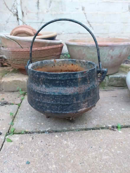 Photo of free Cast iron pot (Wymondham NR18) #1