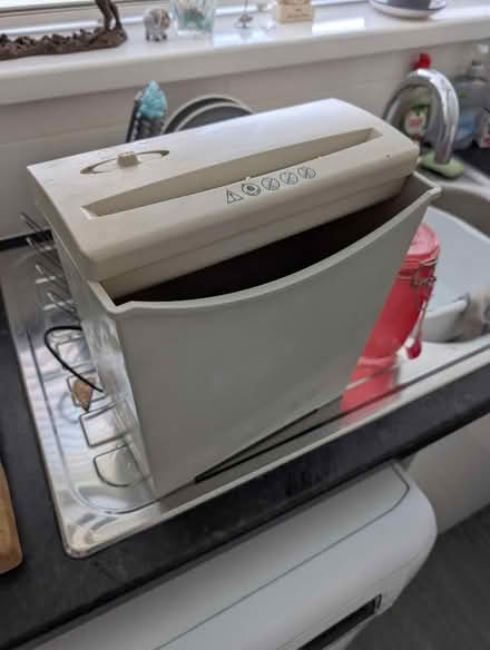 Photo of free Paper Shredding shredder machine (Churchgate EN8) #1