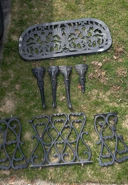 Photo of free Bench (North York: Bathurst Manor) #1