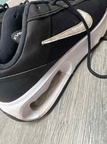 Photo of free Nike AirMax Trainers. Size 6.5. Good condition (Southsea PO4) #3