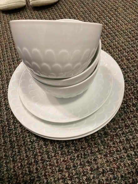 Photo of free Matching plates and bowls (Derry and Tenth Line) #1
