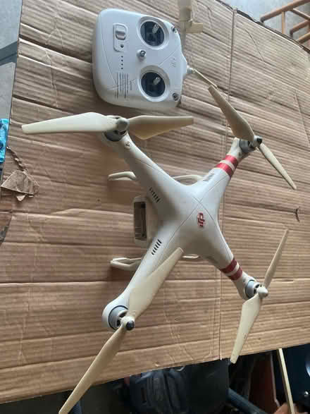 Photo of free DJI Phantom 3 (Bolingbrook) #1