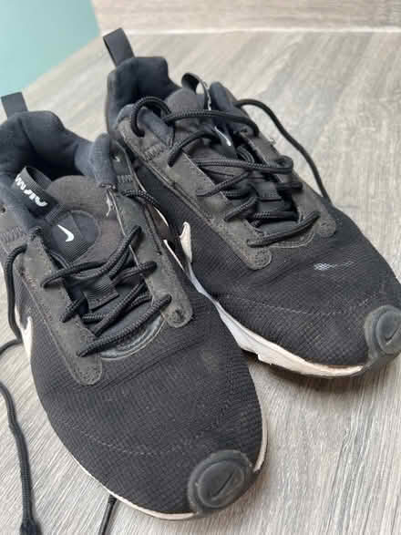 Photo of free Nike AirMax Trainers. Size 6.5. Good condition (Southsea PO4) #2