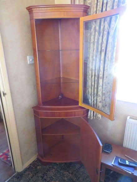 Photo of free Display corner unit (Marlpool DE75) #2