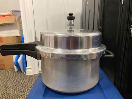 Photo of free Pressure cooker (Derry and Tenth Line) #1