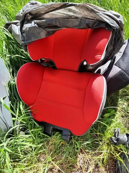 Photo of free Car seats (St5 9ah) #2