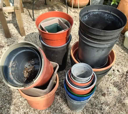 Photo of free Various size plant pots (Barming Heath ME16) #1