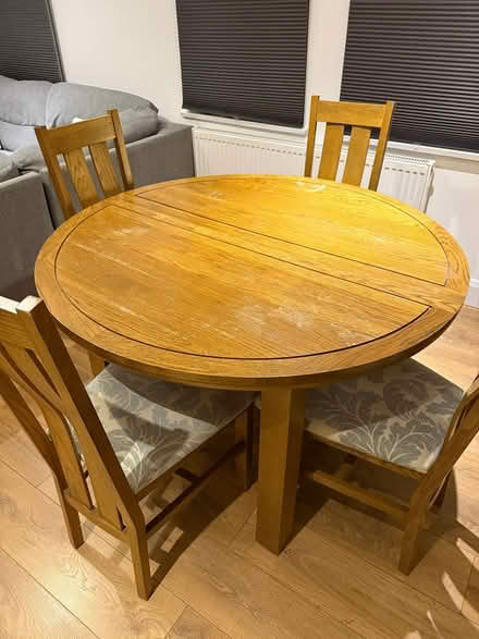 Photo of free Extendable oak table & 4 chairs (East Croydon) #4