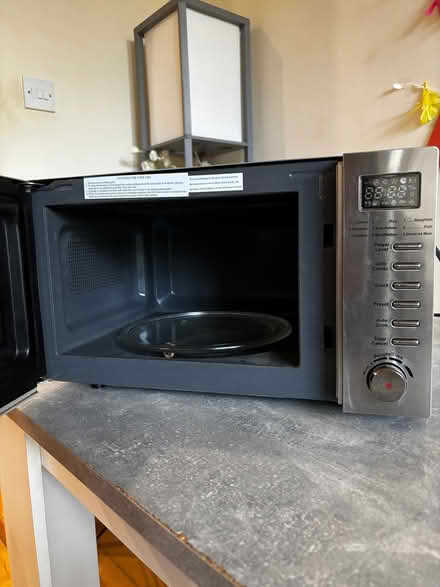 Photo of free Russel Hobbs microwave for repair (Stepney E1) #2