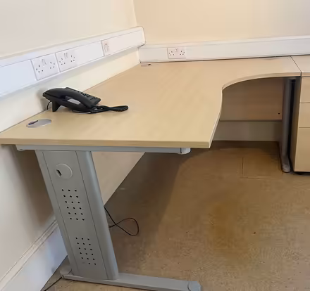 Photo of free Desk (TN39 3lt) #1