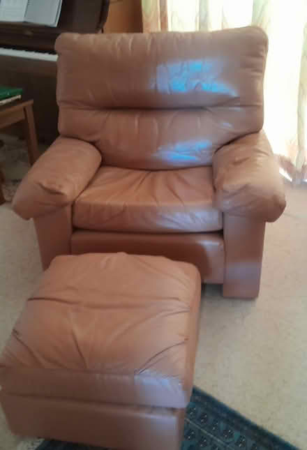 Photo of free Leather Lounge suite (Tuggeranong) #3