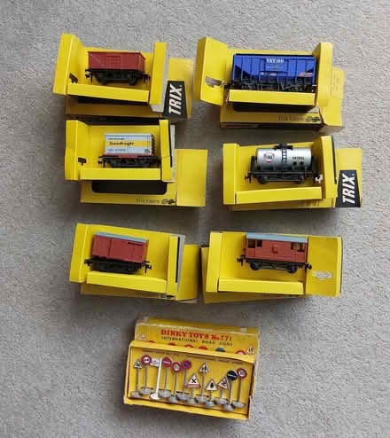Photo of free Trix model railway wagons (Hatfield Peverel CM3) #1