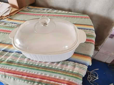Photo of free Oblong baking dish with lid (Central District/Madrona) #1