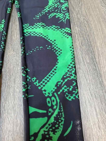 Photo of free Green pattern leggings. Good condition (Southsea PO4) #3