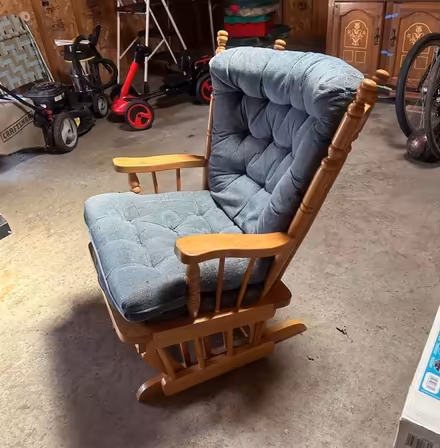 Photo of free Rocking chair (St Paul) #2
