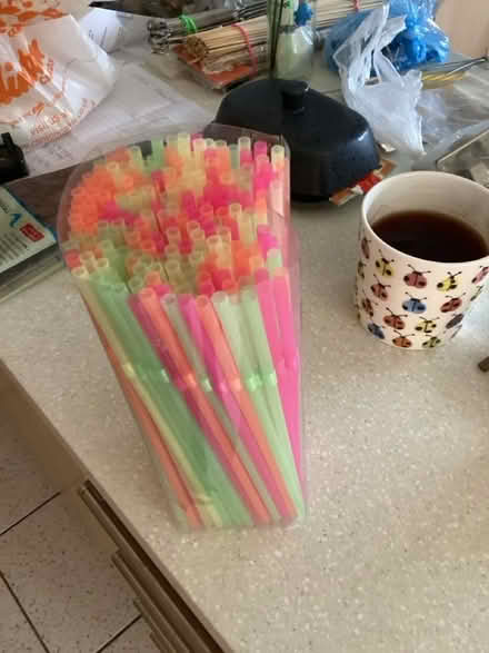 Photo of free Box of drinking straws (Wallington PO16) #1