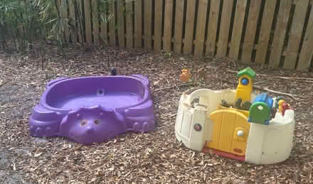 Photo of free Little Tikes sandbox/pool & house (Altamonte Maitland) #3