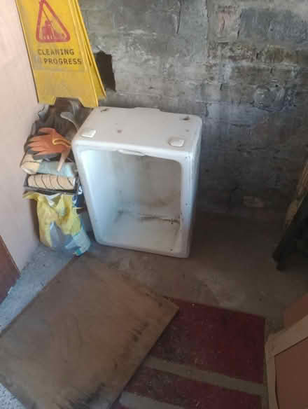 Photo of free Ceramic Belfast sink antique (Hanley ST1) #1