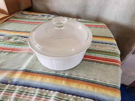 Photo of free Round baking dish with lid (Central District/Madrona) #1