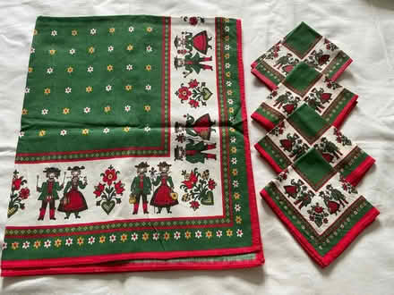 Photo of free Small Tablecloth and matching napkins (Walkley S6) #1