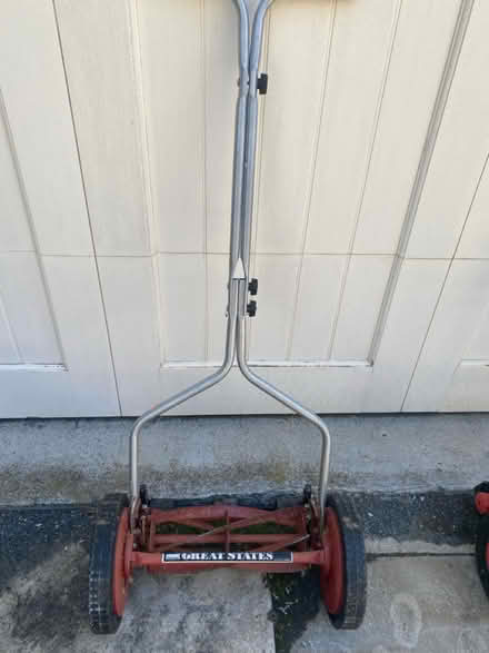 Photo of free Push rotary mower (Nr Fresh Pond & Mt Auburn Cem.) #2